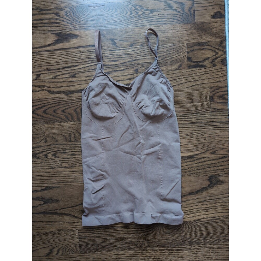 Yitty shaper tank M/L- like new